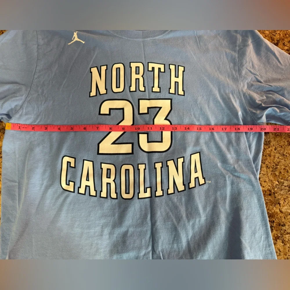 Nike UNC Michael Jordan Shirt Large